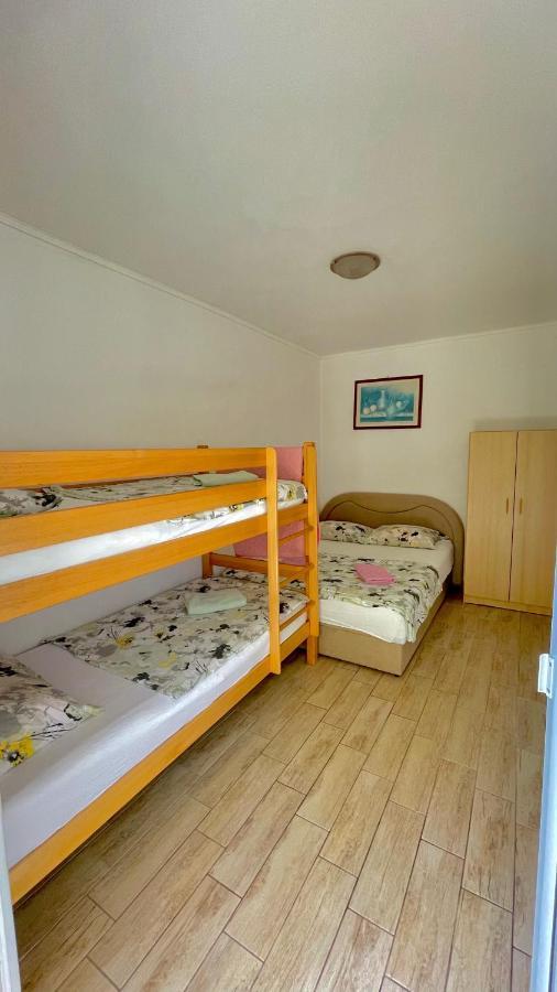 Apartments Neven Омиш Экстерьер фото