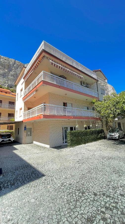 Apartments Neven Омиш Экстерьер фото
