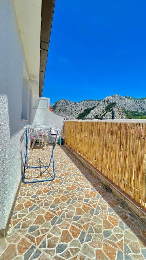 Apartments Neven Омиш Экстерьер фото