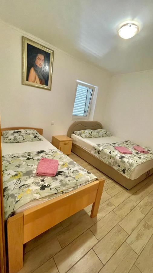Apartments Neven Омиш Экстерьер фото