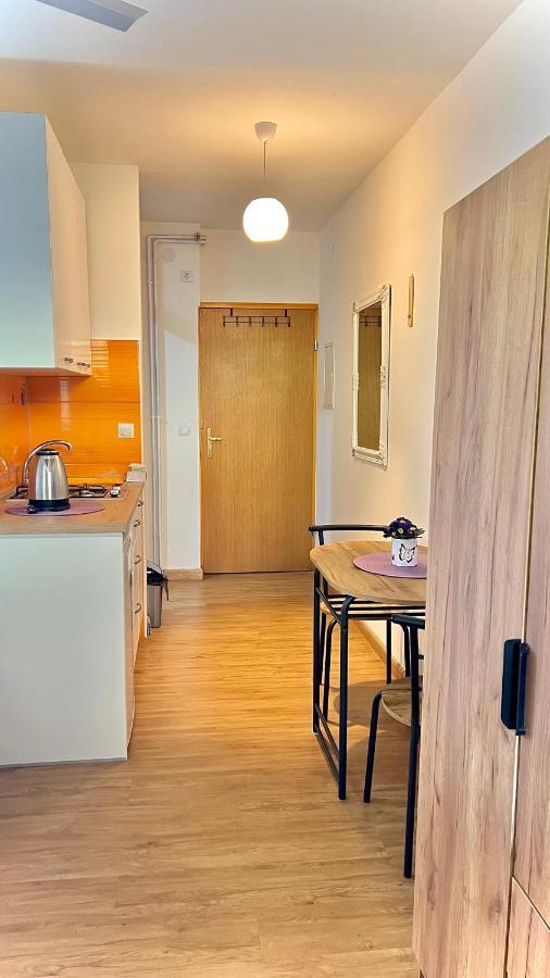 Apartments Neven Омиш Экстерьер фото