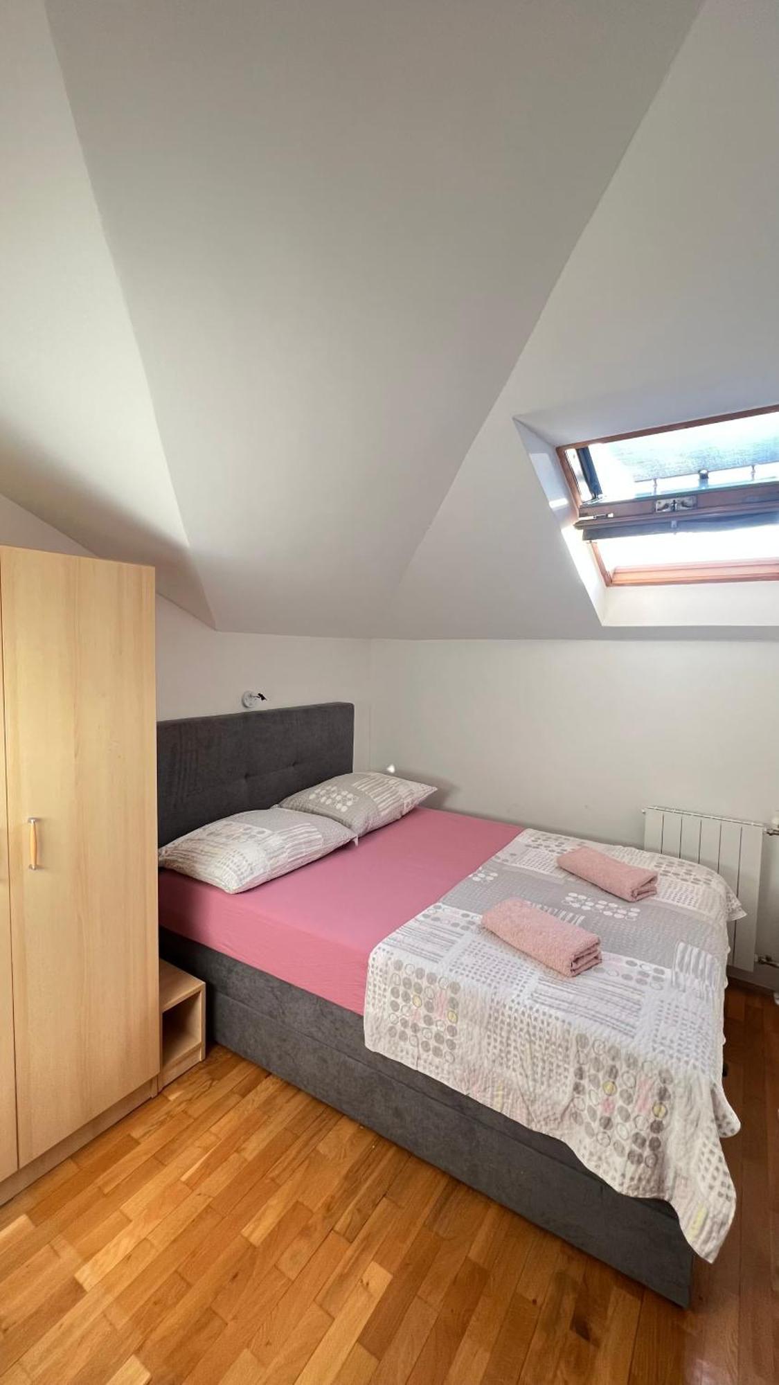 Apartments Neven Омиш Экстерьер фото