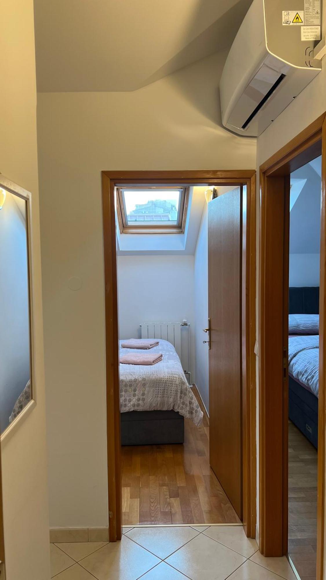 Apartments Neven Омиш Экстерьер фото