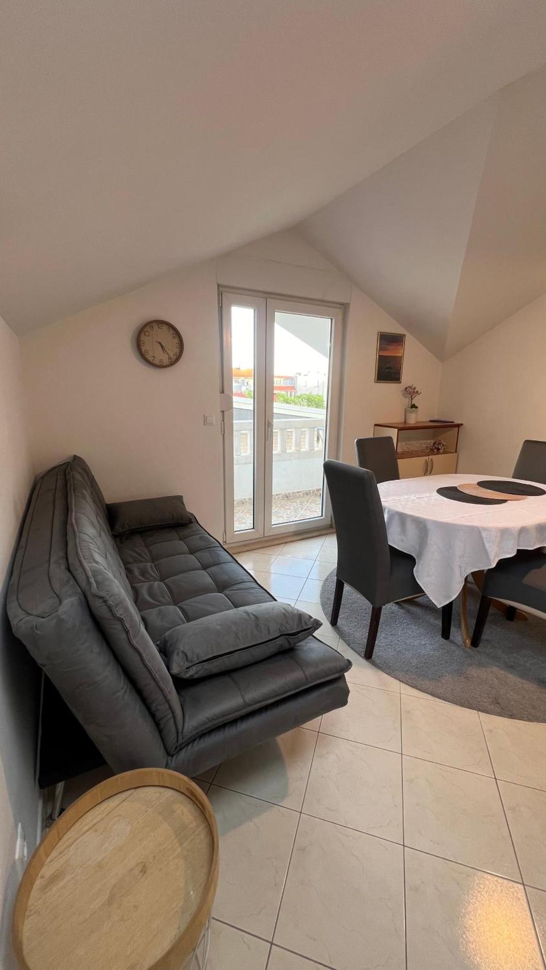 Apartments Neven Омиш Экстерьер фото
