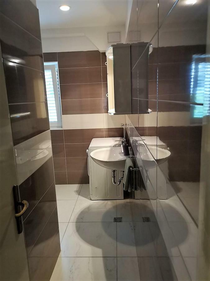 Apartments Neven Омиш Экстерьер фото